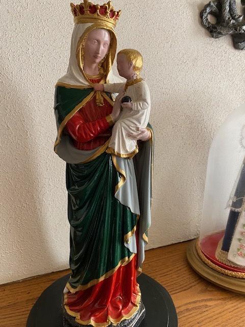 Mariabeeld (2 stuks)onder stolp, Ophalen