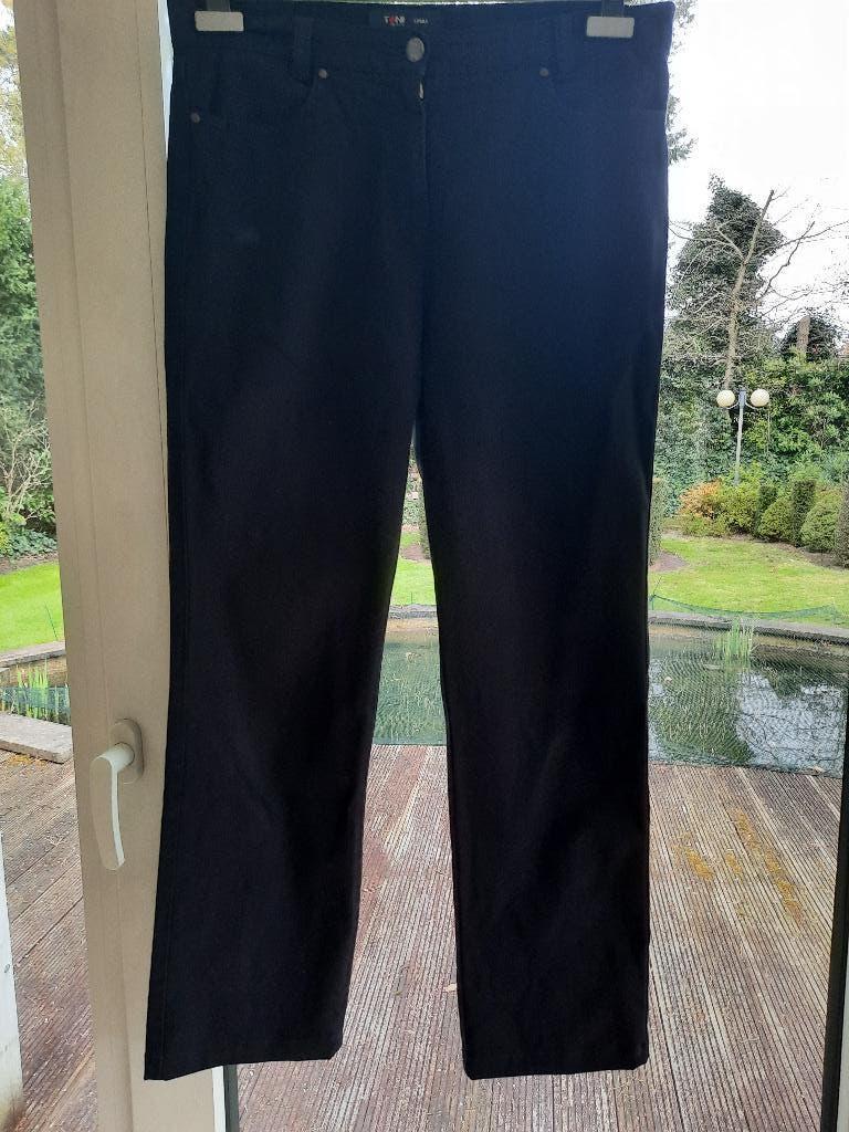 Toffe broek TONI Sport - 42, Zwart, Maat 42/44 (L), Ophalen of Verzenden, Zo goed als nieuw