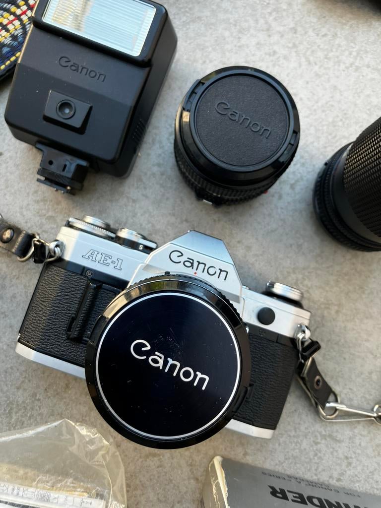 Canon AE-1 met veel originele lenzen / accessoires, Ophalen, Gebruikt, Spiegelreflex, Canon