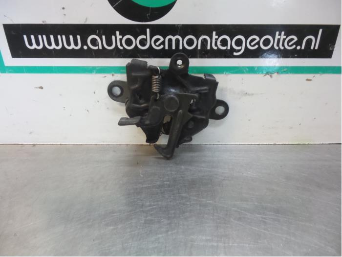 Mécanique de verrouillage capot d'un Toyota Yaris Verso (Ya, Autos : Pièces & Accessoires, Carrosserie & Tôlerie, Toyota, Utilisé