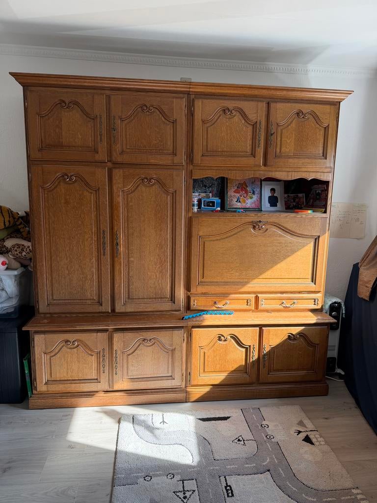 Vintage wardrobe, Ophalen