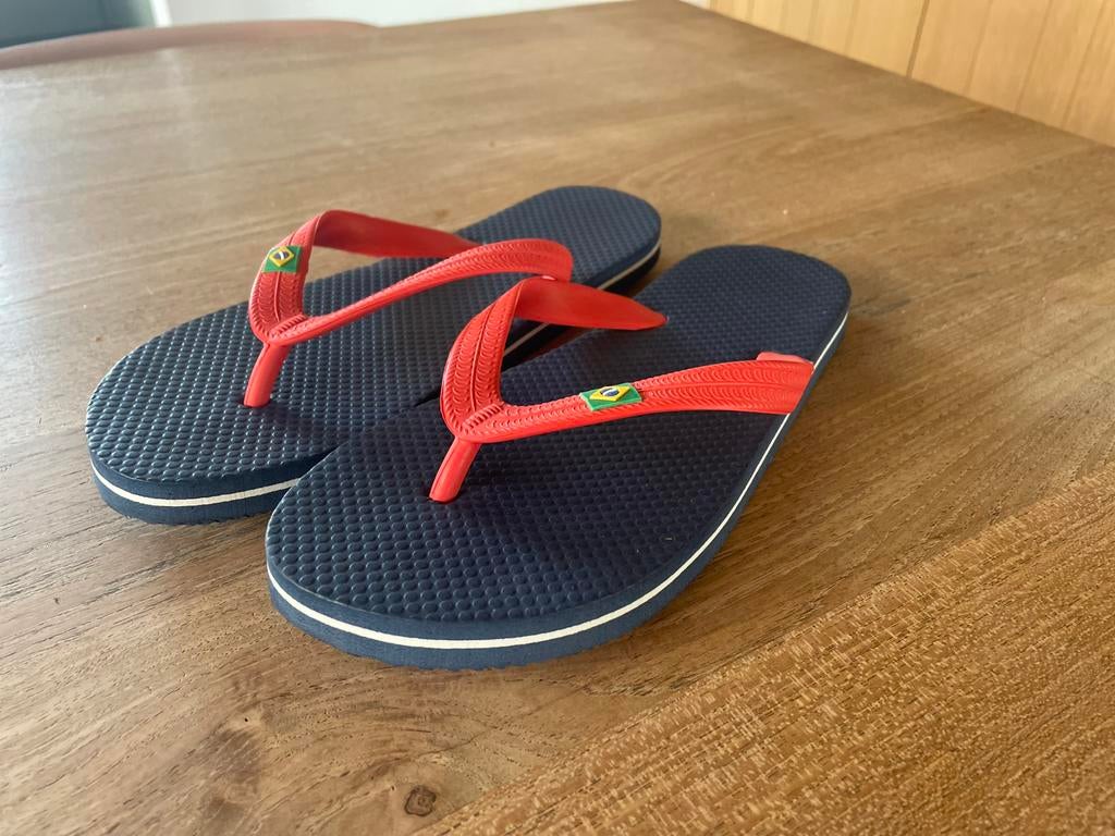 Leuke teenslippers maat 37, Neuf, Garçon, Enlèvement ou Envoi, Chaussures