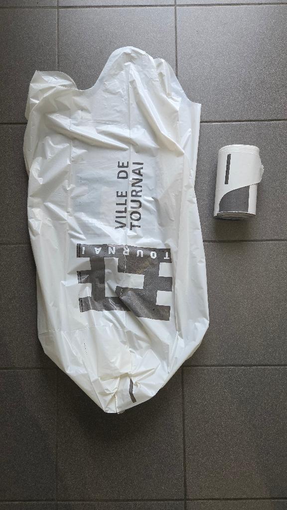 18 sacs Poubelles TOURNAI officiels, 40 litres ou plus, Enlèvement, Neuf, Autres matériaux