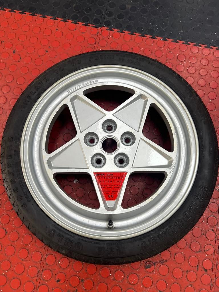Ferrari 308 / 328 reserve wiel., Autos : Pièces & Accessoires, Pneus & Jantes, Pneus et Jantes, Pneus été, 18 pouces, Véhicule de tourisme