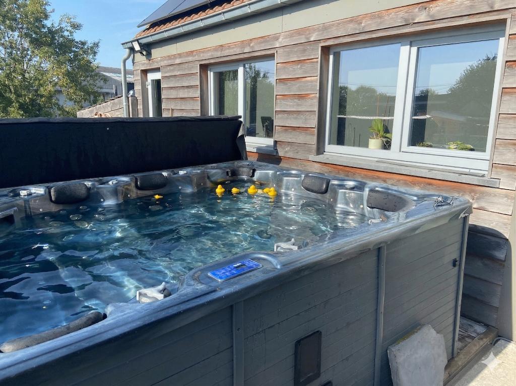 Jacuzzi Balboa - 7 Personen - 2021, Jardin & Terrasse, Bains à remous et Spas, Enlèvement, Utilisé, Escalier, Fixé