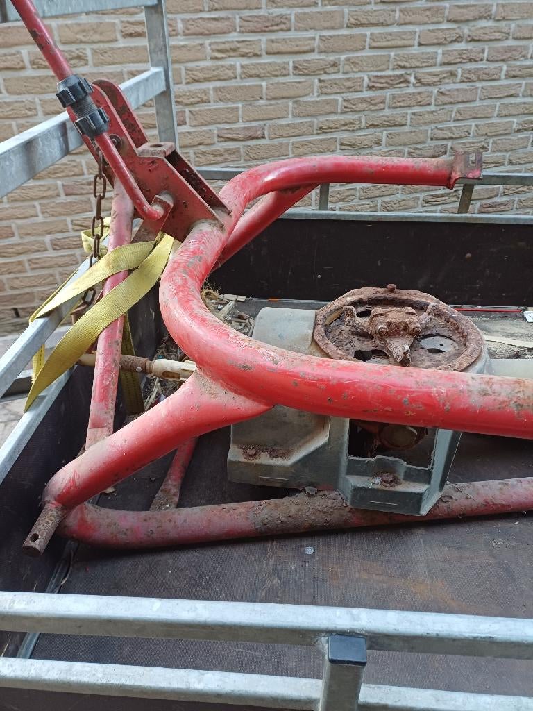 CADRE VICON EN BON ÉTAT AVEC CARDAN ET ARROSEUR, Articles professionnels, Enlèvement