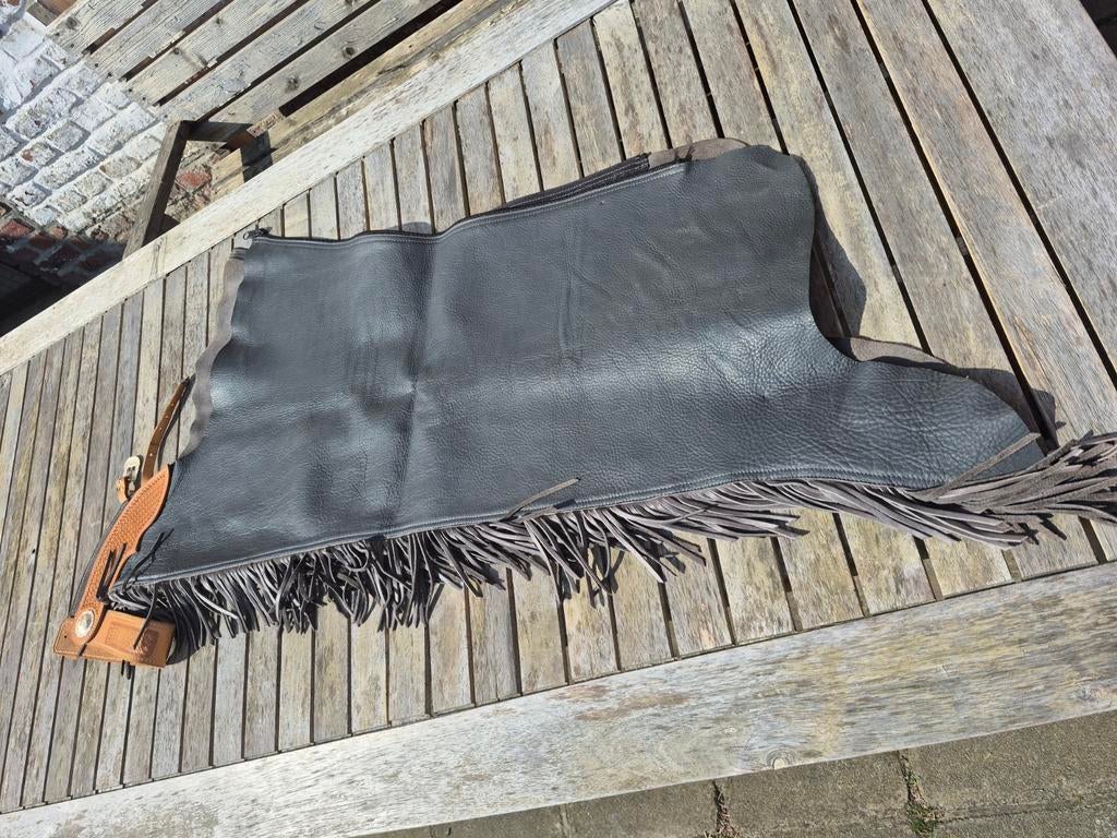 Western show chaps - zeer goede staat, Dieren en Toebehoren, Paardrijkleding, Ophalen of Verzenden, Zo goed als nieuw, Western