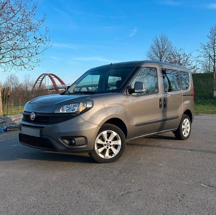 Fiat Doblo 1.4 Benzine – 2019 – 45.000 km – 1e Eigenaar, Auto's, Bestelwagens en Lichte vracht, Voorwielaandrijving, 6 deurs, Zilver of Grijs