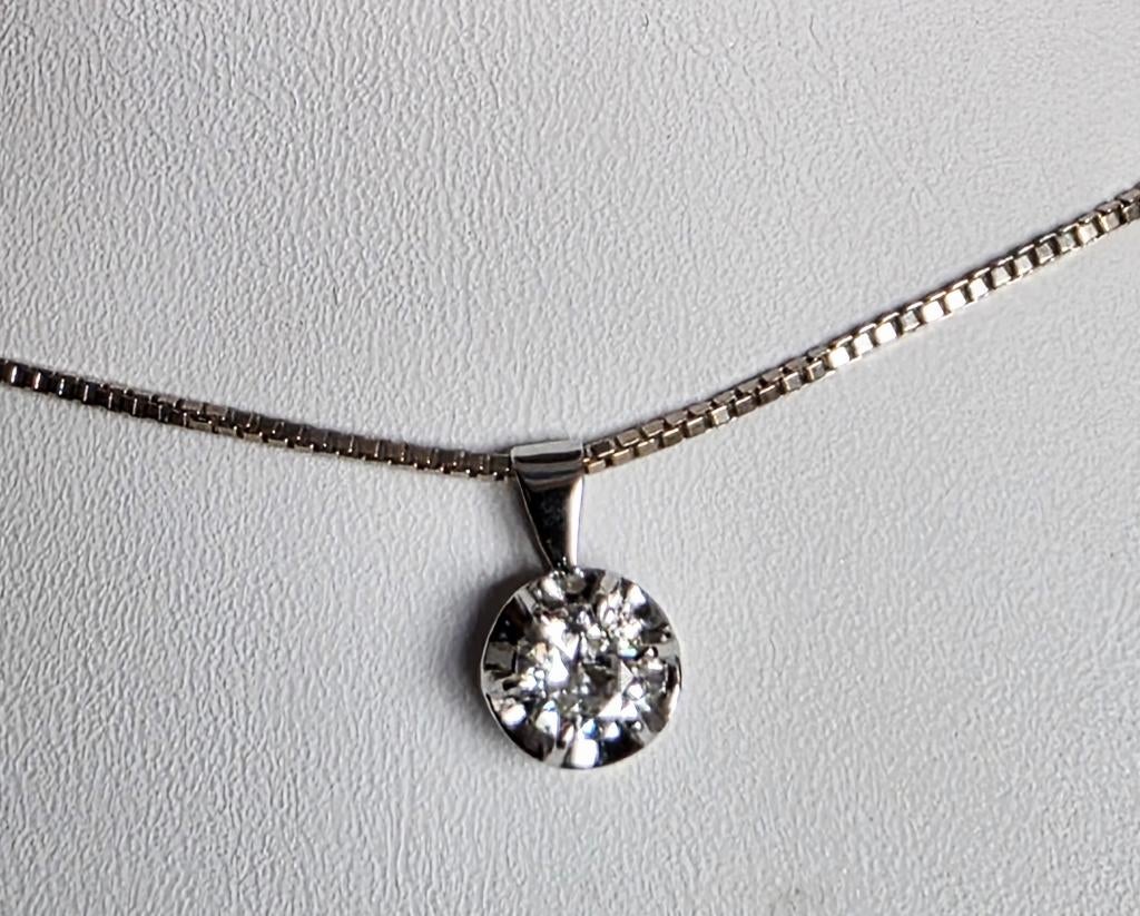 Antieke gouden hangertje met diamant 0,28kt, Handtassen en Accessoires, Antieke sieraden, Ophalen of Verzenden, Goud, Hanger, Met edelsteen