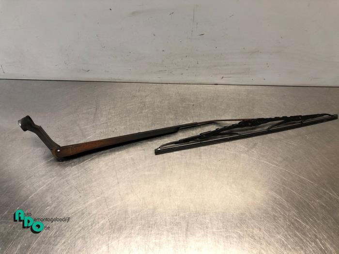 Bras essuie-glace avant d'un Toyota Starlet (Starlet 95-), -, 3 mois de garantie, Toyota, Utilisé