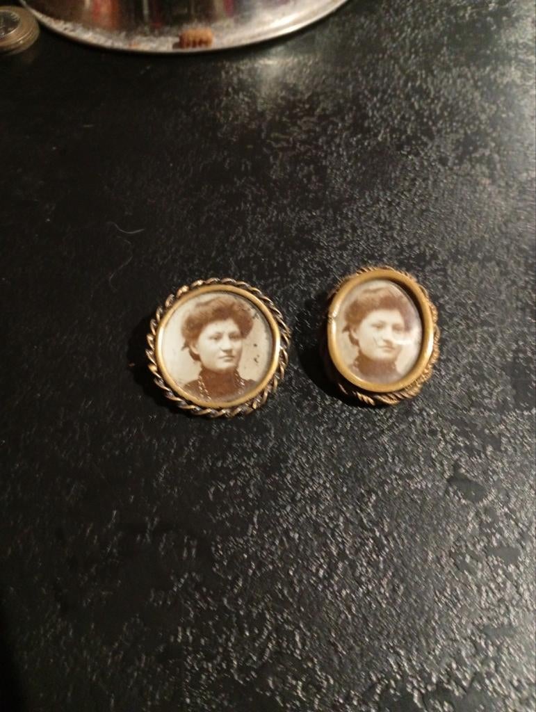 2 anciennes broches porte photo, Bijoux, Sacs & Beauté, Enlèvement ou Envoi