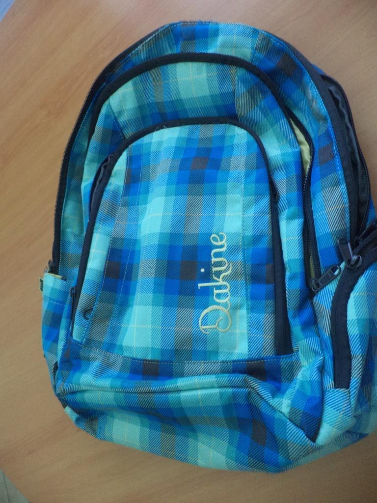 Sac à dos et trousse à crayons DAKINE, 40 à 50 cm, Enlèvement ou Envoi, 30 à 40 cm, Comme neuf
