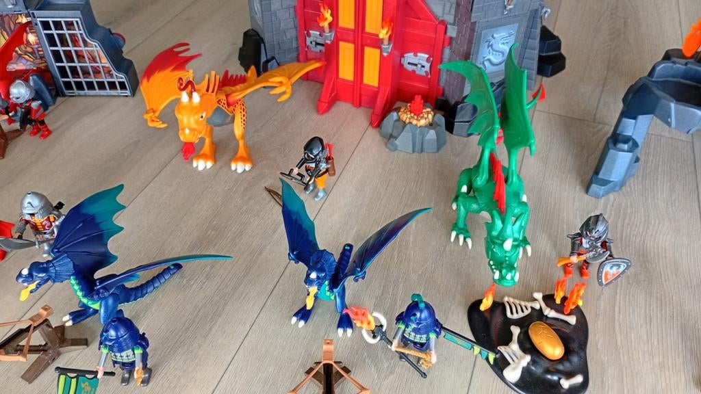 Playmobil Dragons kasteel + sets, Ophalen, Zo goed als nieuw