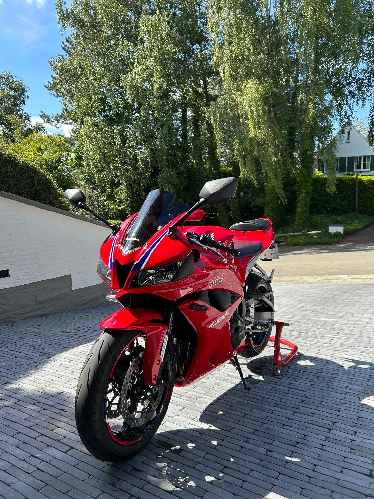 Honda cbr 600 rr, Motos, Motos | Honda, Particulier, Super Sport, plus de 35 kW, 4 cylindres, Permis Moto A, Éclairage LED, Échappement sport