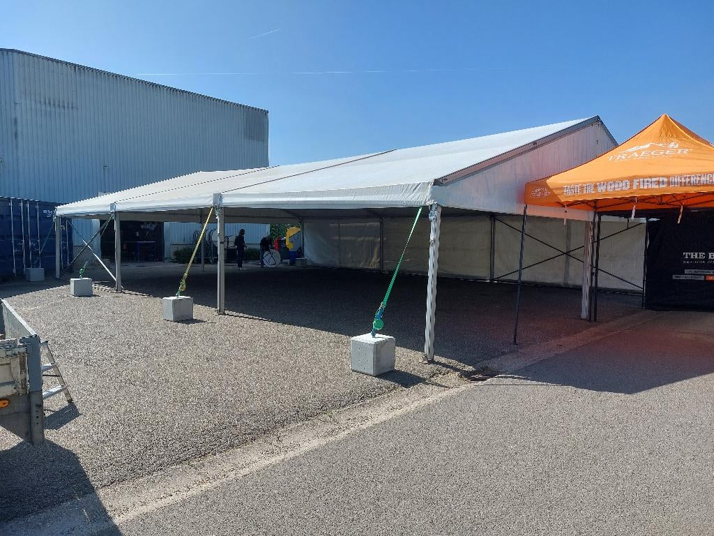 Verhuur van kadertent 10x10 meter of 10x15 meter, Ophalen, Gebruikt