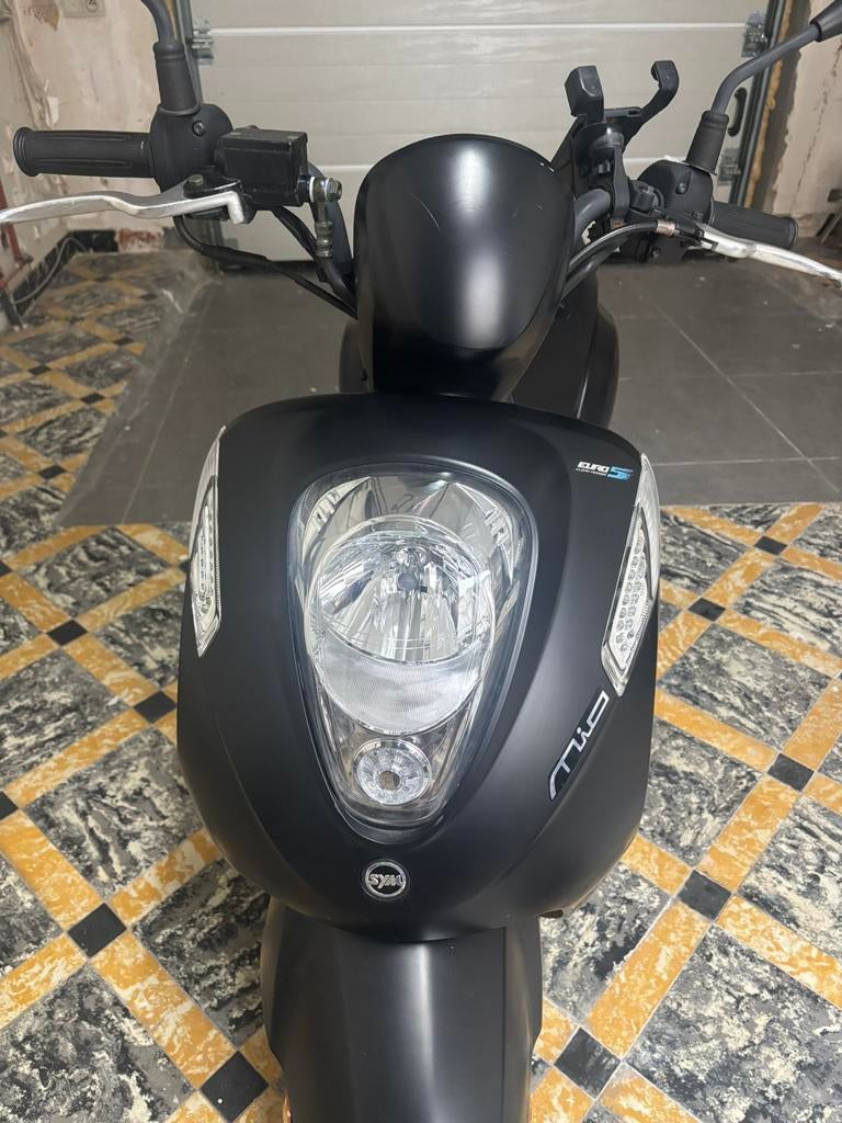 Sym mio i50, Vélos & Vélomoteurs, Scooters | SYM, Enlèvement, Comme neuf, Essence, Mio