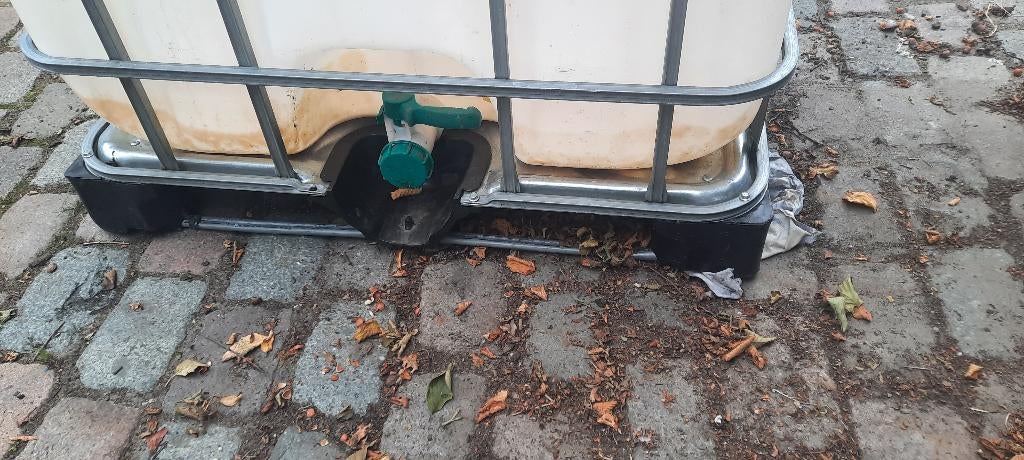 1000liter opslagtanks voor regenwater, proper, Ophalen, Kunststof, Met kraantje, 150 liter of meer