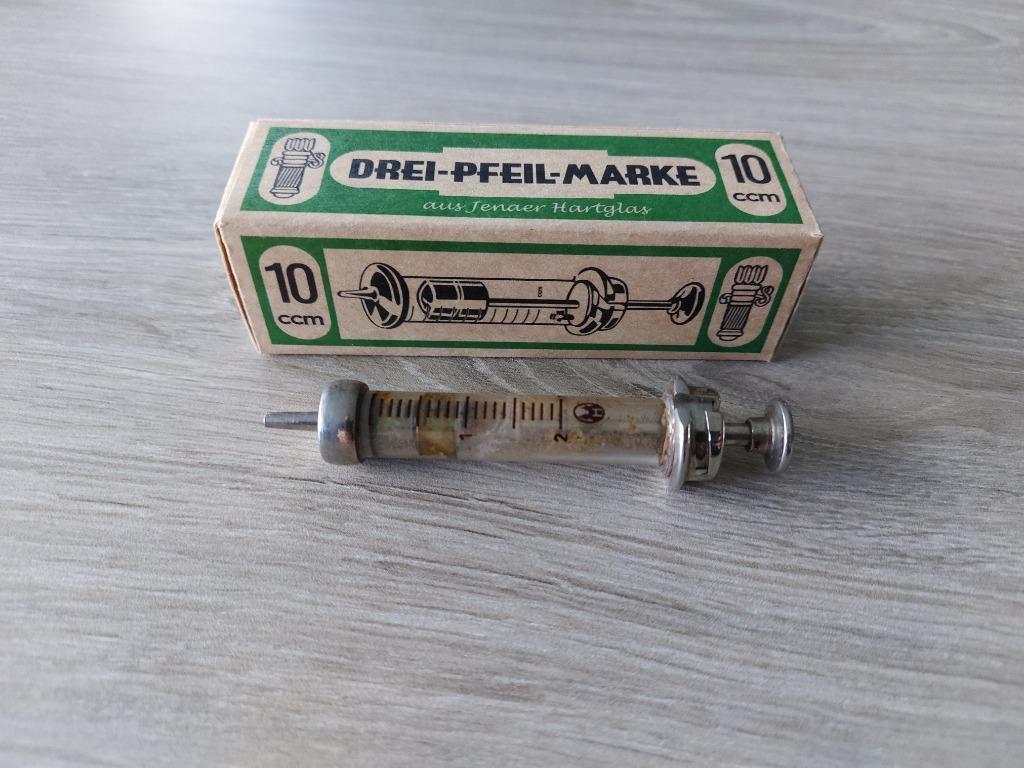 Boîte en carton allemand ww2 repro pour seringue en verre, Enlèvement ou Envoi, Armée de terre, Autres types