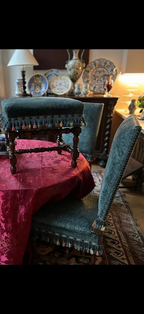 Chaises Louis XIII, Enlèvement ou Envoi