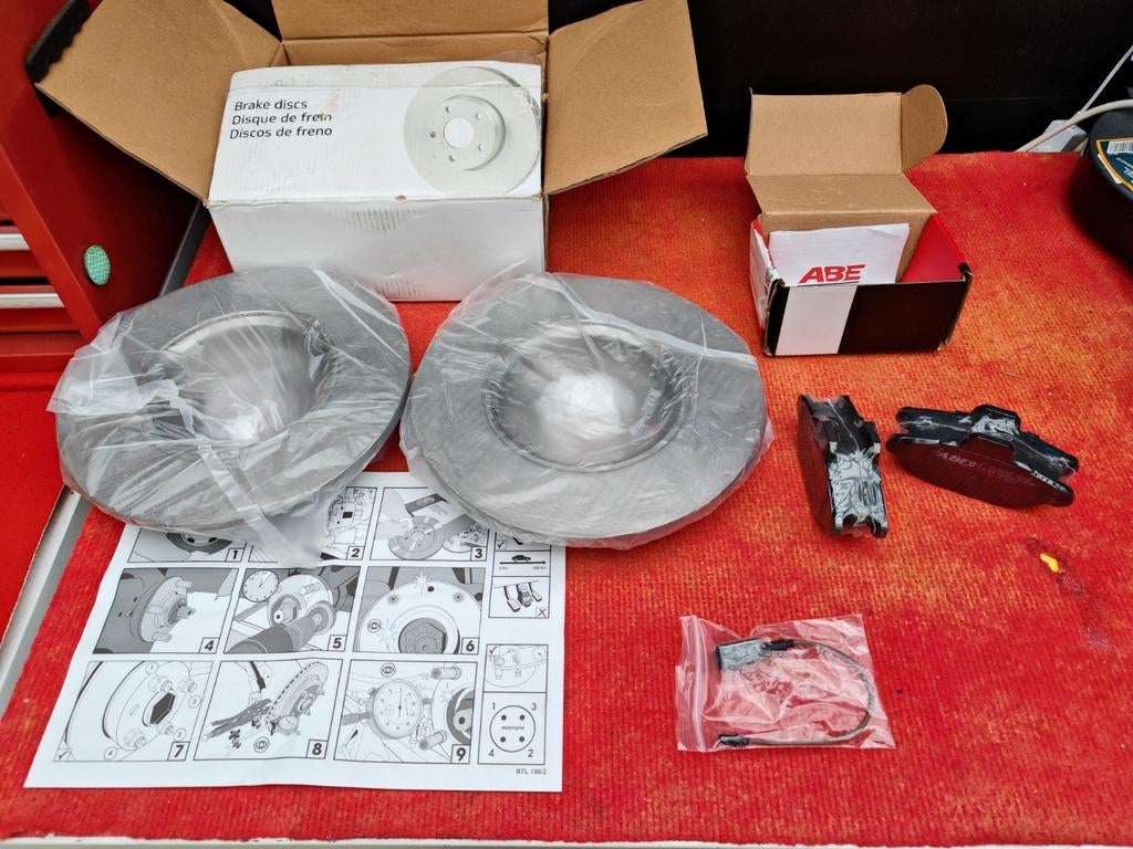 Remblokken en remschijven set. Nieuw in doos, Auto-onderdelen, Ophalen of Verzenden, Alfa Romeo