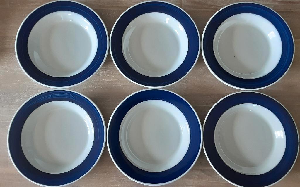 6 assiettes en porcelaine (KAHLA), Neuf, Assiettes(s), Enlèvement ou Envoi, Autres styles