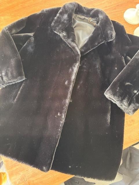 Veste en fausse fourrure de la marque Mayerline taille 42/44, Taille 42/44 (L), Mayerline, Enlèvement ou Envoi, Comme neuf