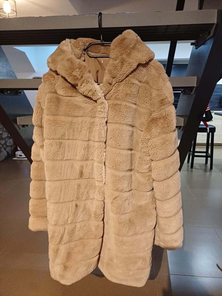 Doudoune fausse fourrure neuve, Vêtements | Femmes, Vestes | Hiver