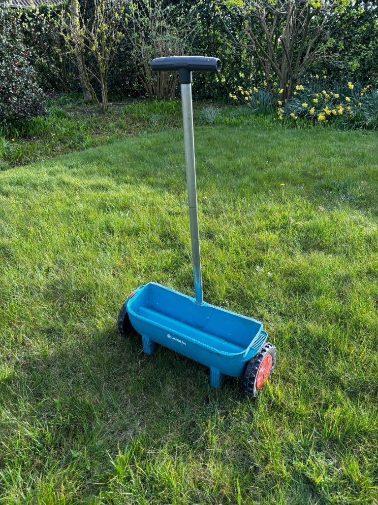 Strooiwagen Gardena, Ophalen, Zo goed als nieuw, Overige soorten, Gardena