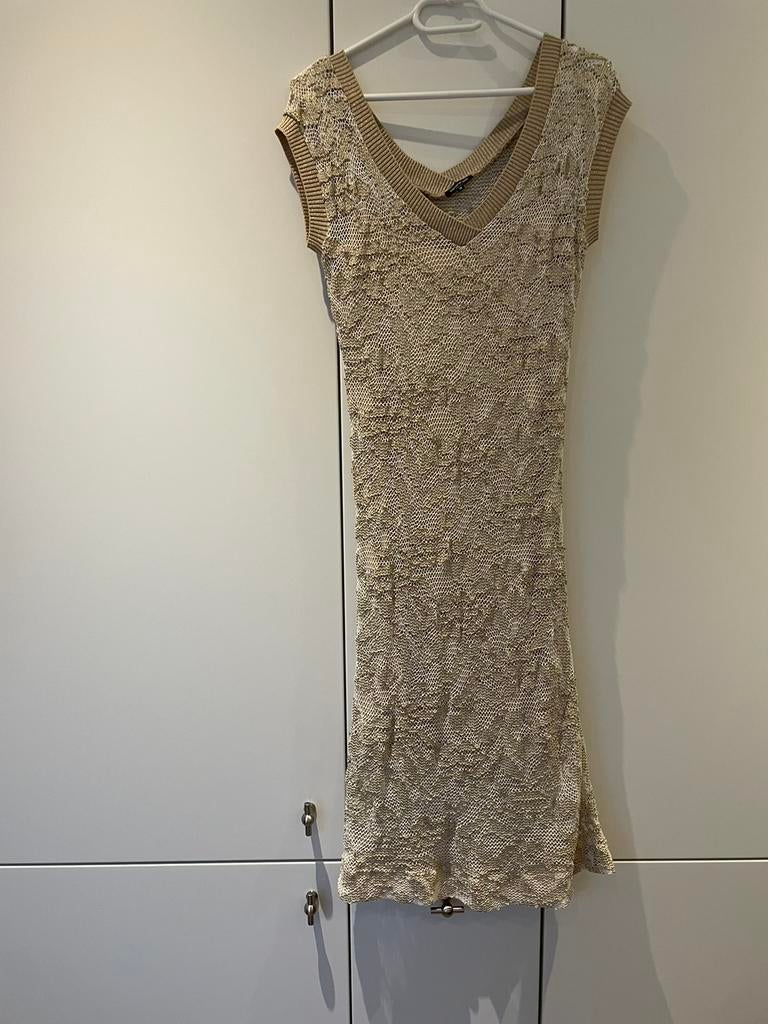 Robe dorée Caroline Biss taille 38, Vêtements | Femmes, Taille 38/40 (M), Enlèvement ou Envoi, Autres couleurs, Comme neuf