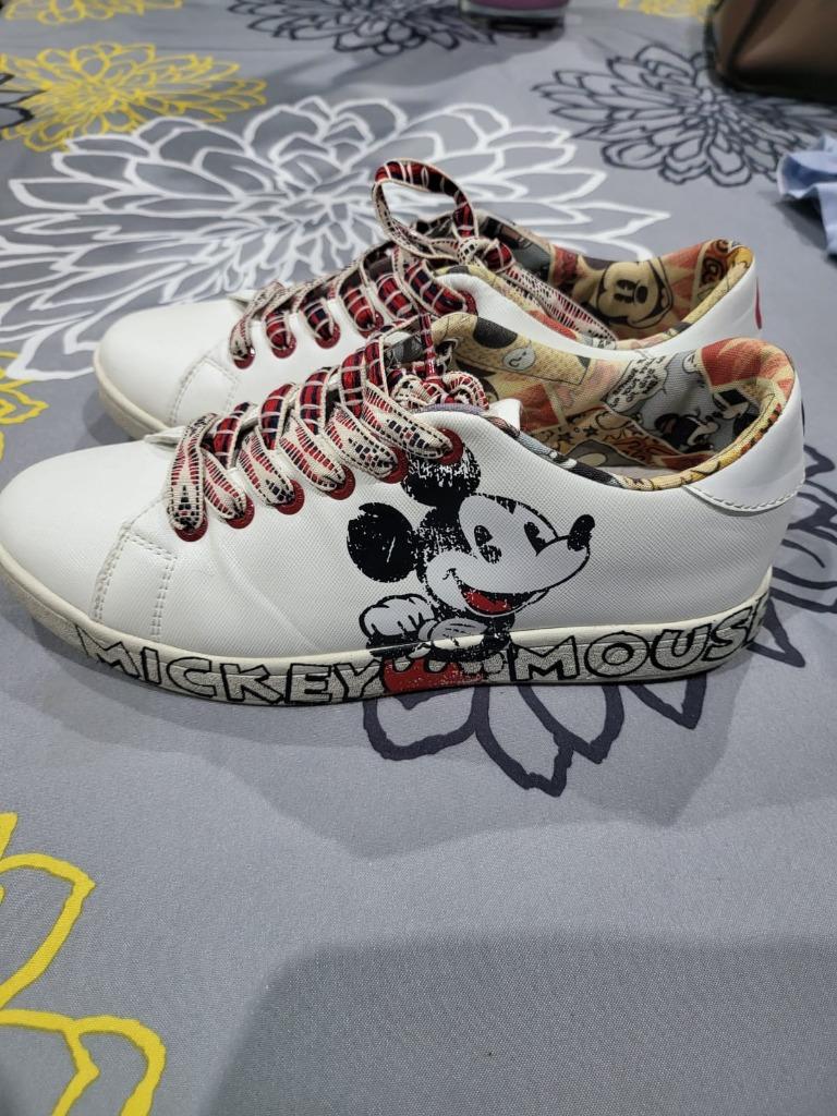 Magnifique basket desigual motif Mickey taille 37 mise 1x t, Enlèvement ou Envoi, Comme neuf, Chaussures