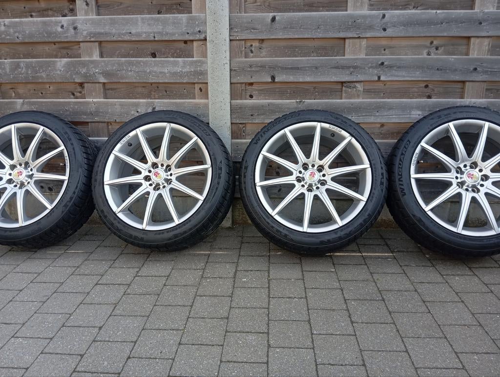 Momo velgen 18 inch met goede winter banden, Auto-onderdelen, Ophalen, 18 inch, Velg(en)