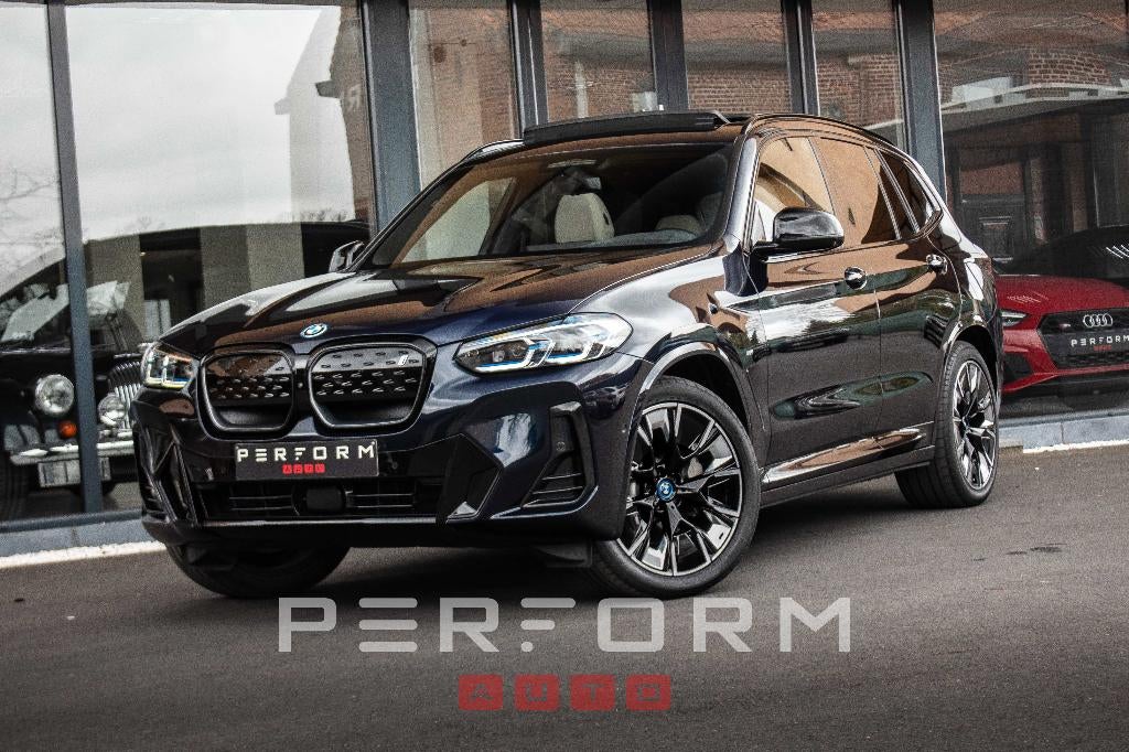 BMW iX3 80 kWh * M-PACK * LASER * HUD * PANO * SHADOWLINE *, Automaat, 2255 kg, Blauw, Leder