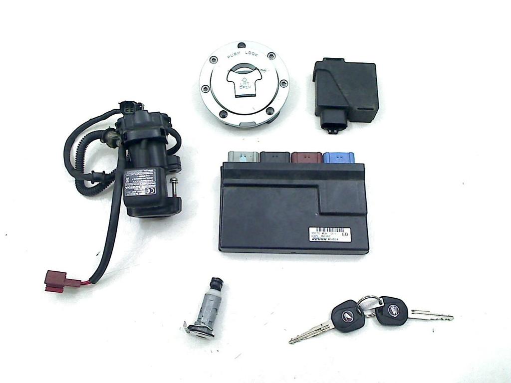 ENSEMBLE DE VERROU ET CYLINDRE DE PORTES (38770-MGH-D21), Dhr. S. di Majo, Utilisé, Info@cama-motorparts.nl, P.J. Troelstraweg 8 8
3144 CX  MAASSLUIS, NL