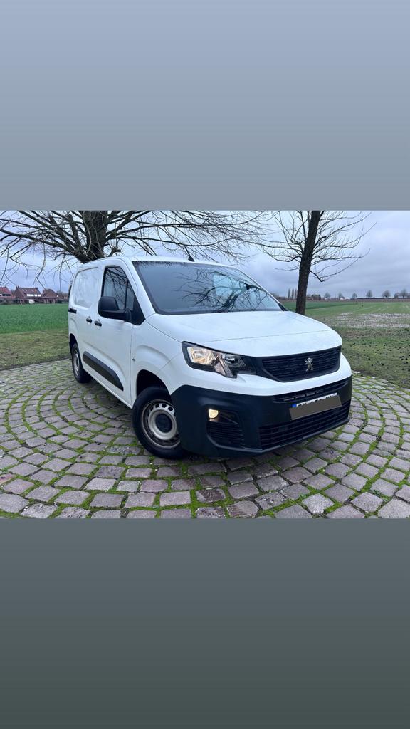 Partner 1,5 hdi 75 ch Pack Premium, 4 cilinders, Electronic Stability Program (ESP), Wit, 5 deurs