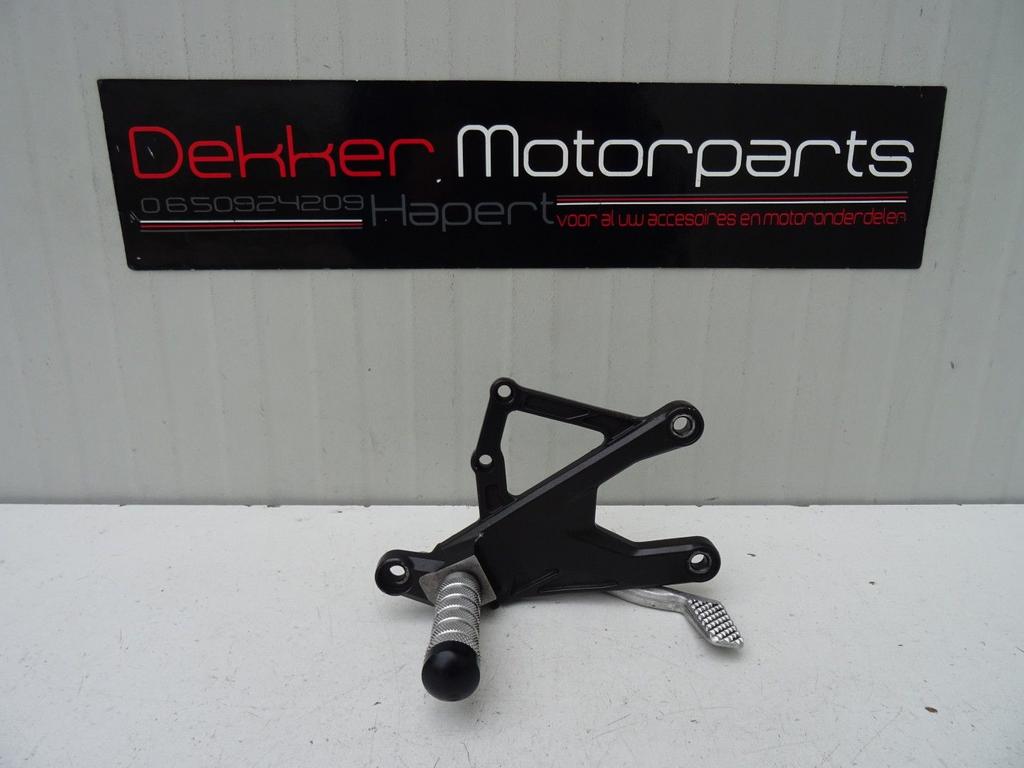 Remset / Rechter Voetsteun Yamaha YZF R1 / M 2015-2020-2025, -, Utilisé, -, -