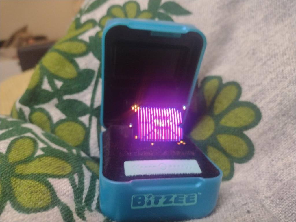 bitzee hologrammen mini game machine, Games en Spelcomputers, Gebruikt, 1 speler, Ophalen of Verzenden, Vanaf 7 jaar