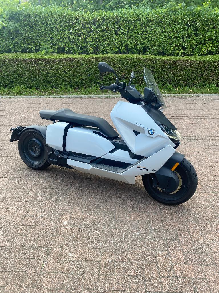 BMW ce04, Motos, Motos | BMW, Scooter, Jusqu'à 11 kW, Selle chauffante, Particulier