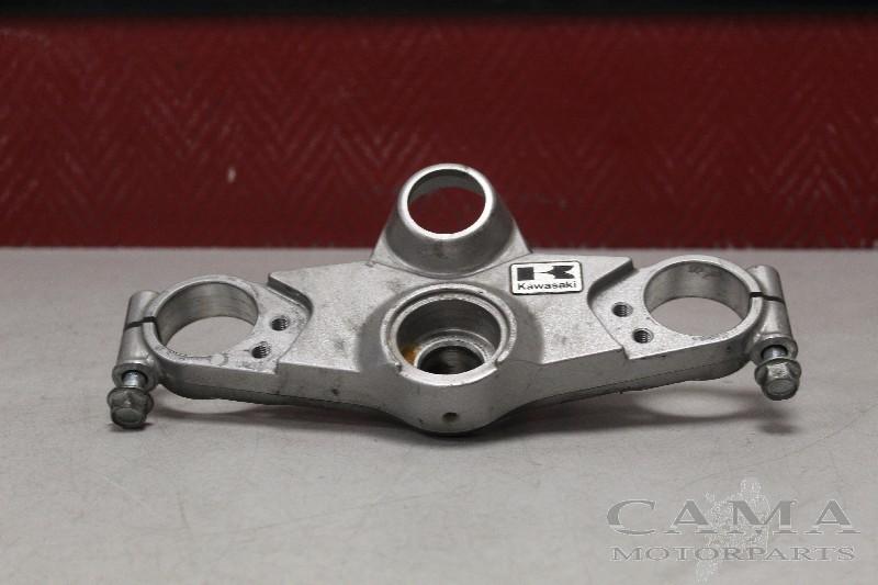 TOP YOKE TROIS POINTS ZZR 1200 2002-2005 (ZZR1200 ZX1200C), Dhr. S. di Majo, Utilisé, Info@cama-motorparts.nl, P.J. Troelstraweg 8 8
3144 CX  MAASSLUIS, NL