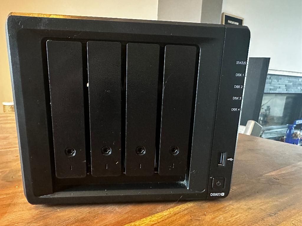 Synology 923+ 32gb en 10Gbe / 32TB of 8TB, Computers en Software, Harde schijven, Ophalen, HDD, 32TB, Zo goed als nieuw