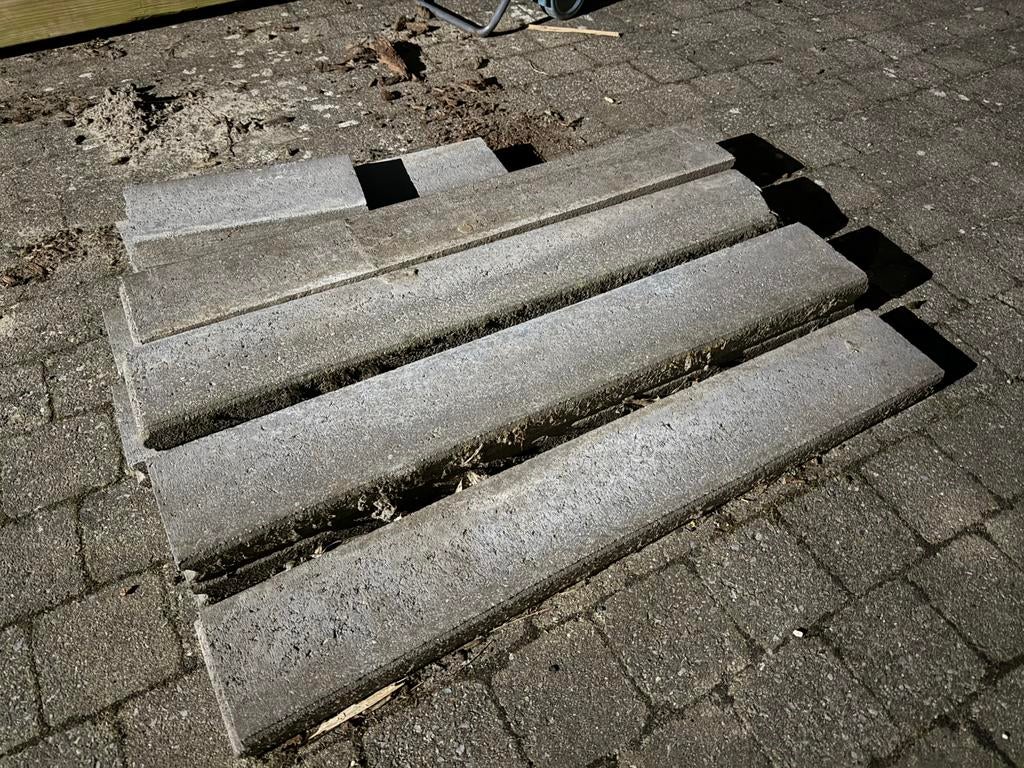 Gratis borduren, Doe-het-zelf en Bouw, Metselstenen, Ophalen, Gebruikt, Beton