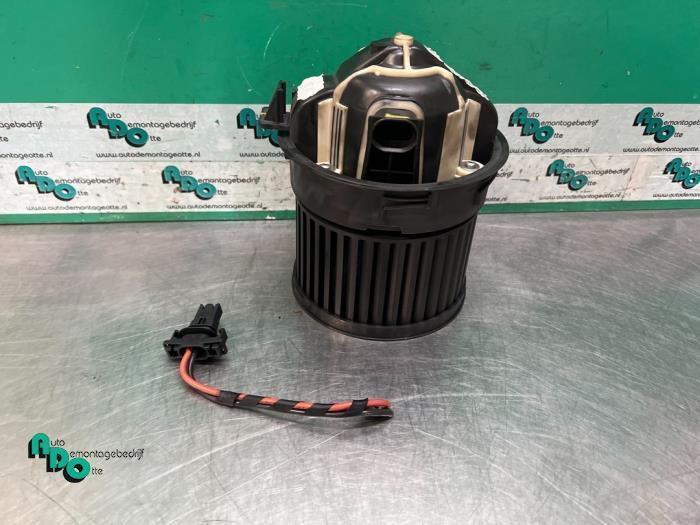 Moteur de ventilation chauffage d'un Peugeot 308 (308 08-), Autos : Pièces & Accessoires, -, 3 mois de garantie, Utilisé, -