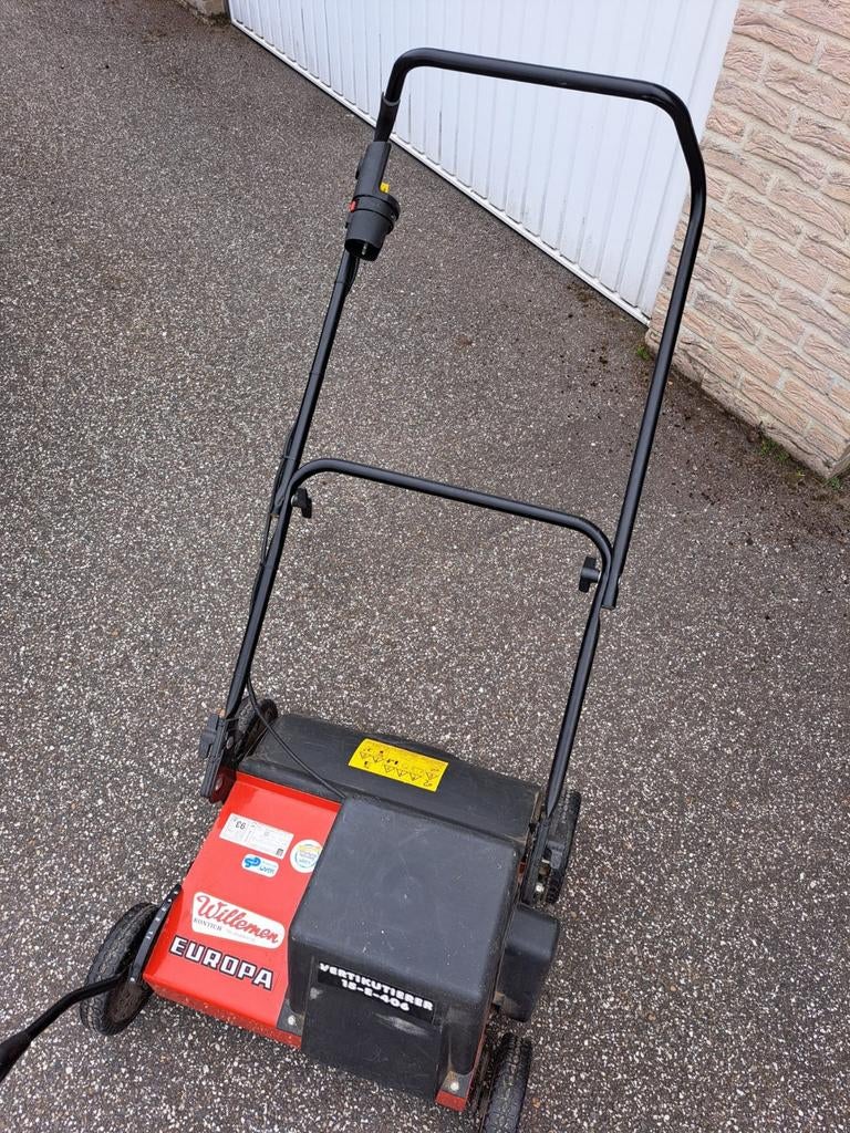 Verticuteermachine merk Europa(Professioneel), Tuin en Terras, Verticuteermachines, Ophalen