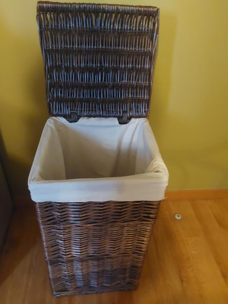 Mooie grote rieten mand hoogte 57 cm, Huis en Inrichting, Woonaccessoires | Schalen en Manden, Ophalen, Mand