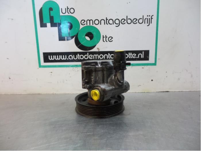 Pompe direction assistée d'un Volkswagen Beetle (Beetle 98-, Autos : Pièces & Accessoires, Commande, Volkswagen, Utilisé, 3 mois de garantie