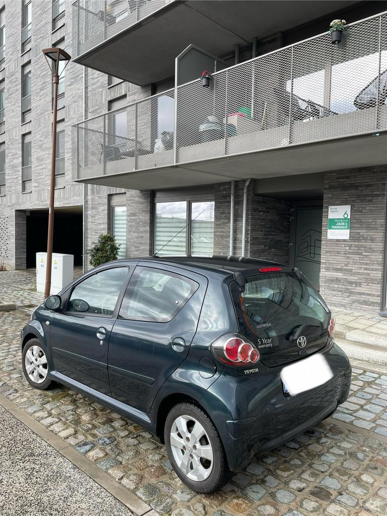 Magnifique Toyota Aygo 1.0i Toronto, Auto's, Toyota, Elektrische ramen, Particulier, Aygo, Te koop