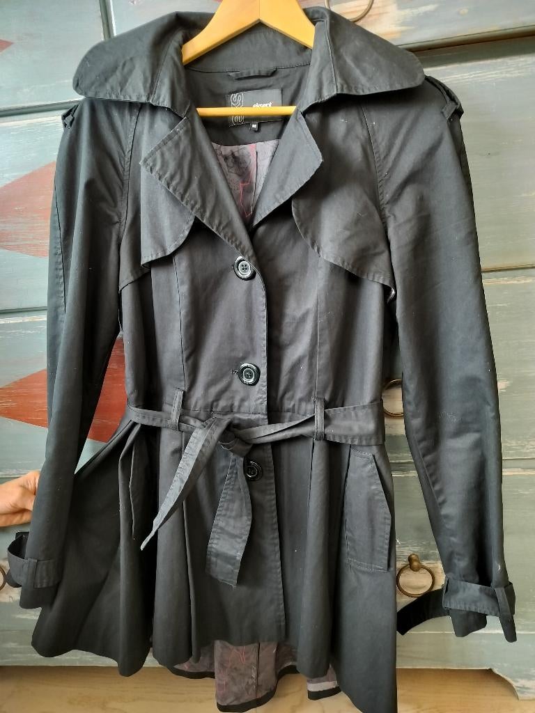 Zwarte wollen damesjas met voering, Zwart, Eksept, Gedragen, Ophalen