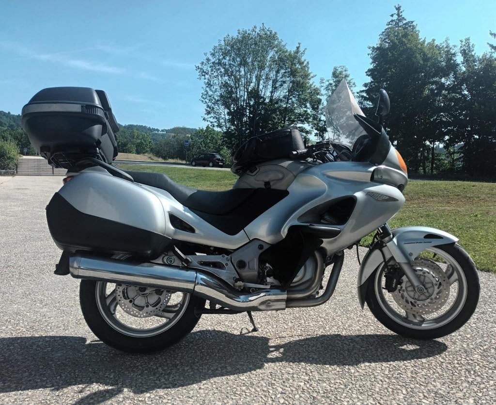 Honda Deauville 650, Cardan-aandrijving, Particulier, Meer dan 35 kW, Toermotor