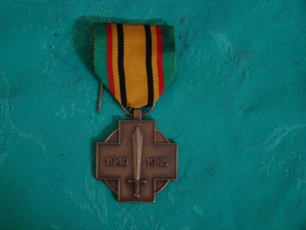 MILITARIA, Enlèvement ou Envoi, Armée de terre, Emblème ou Badge