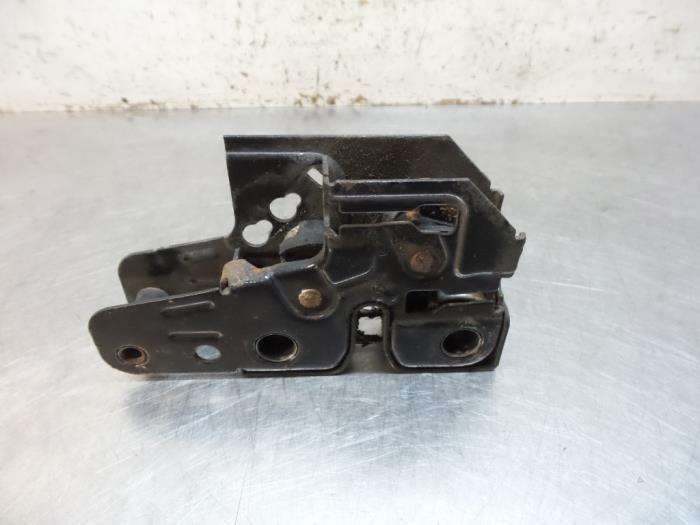 Mécanique de verrouillage capot d'un Volkswagen Polo (Polo, Volkswagen, -, 3 mois de garantie, Utilisé