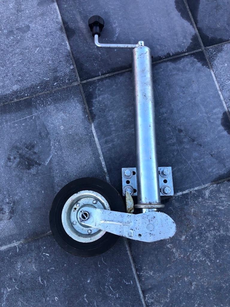 Zwaar neuswiel, Ophalen, Nieuw